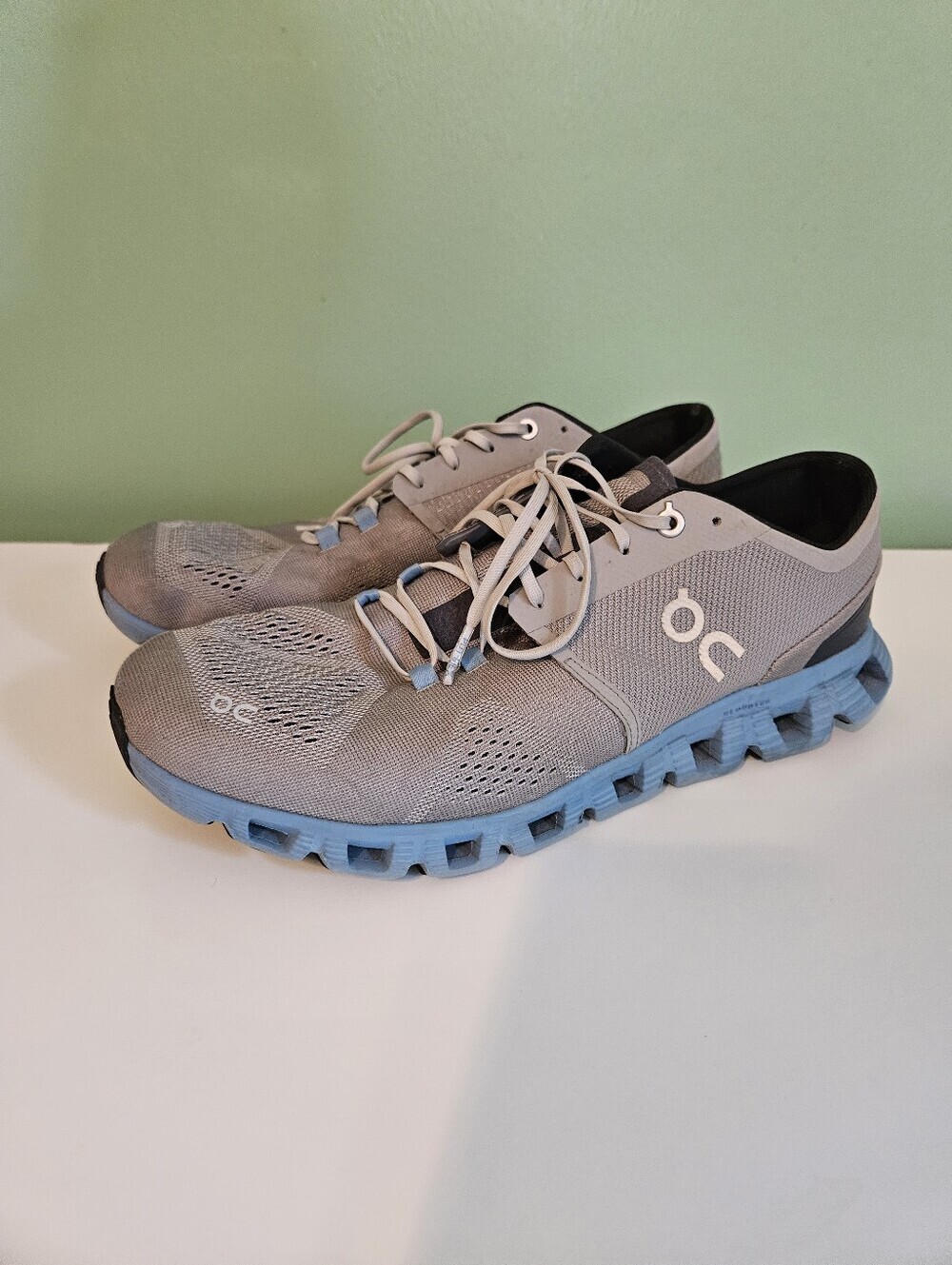 On Running X Men’s Athletic Sneakers in Alloy / Niagra